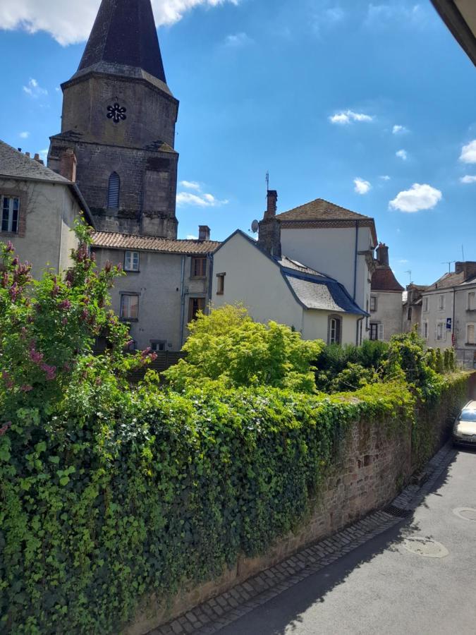 Maison En Ville Avec Terrasse Ensoleillee Et Wi-Fi Magnac-Laval Zewnętrze zdjęcie