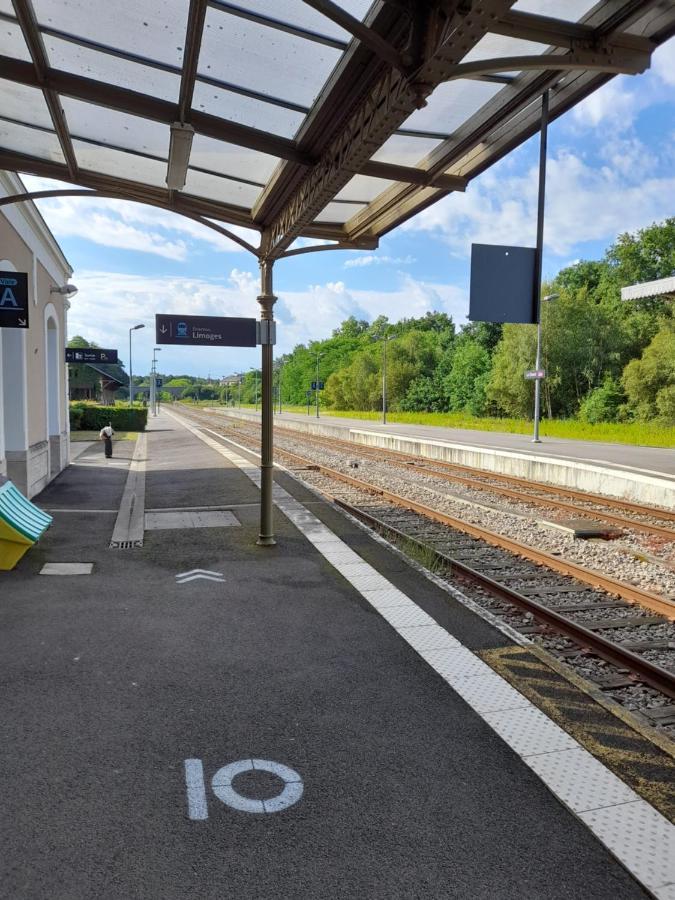 Maison Privee En Ville Avec Parking Et Wi-Fi Magnac-Laval Zewnętrze zdjęcie