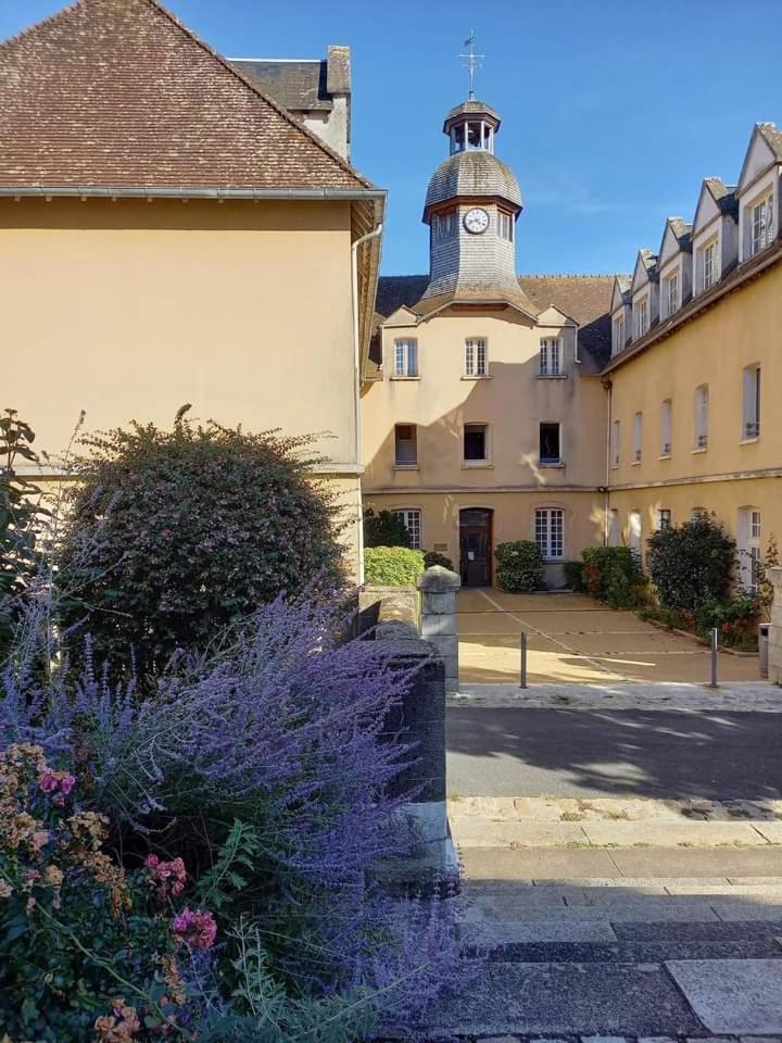 Maison Privee En Ville Avec Parking Et Wi-Fi Magnac-Laval Zewnętrze zdjęcie